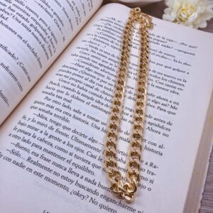 Collar cadena gruesa dorada tipo eslab�n
