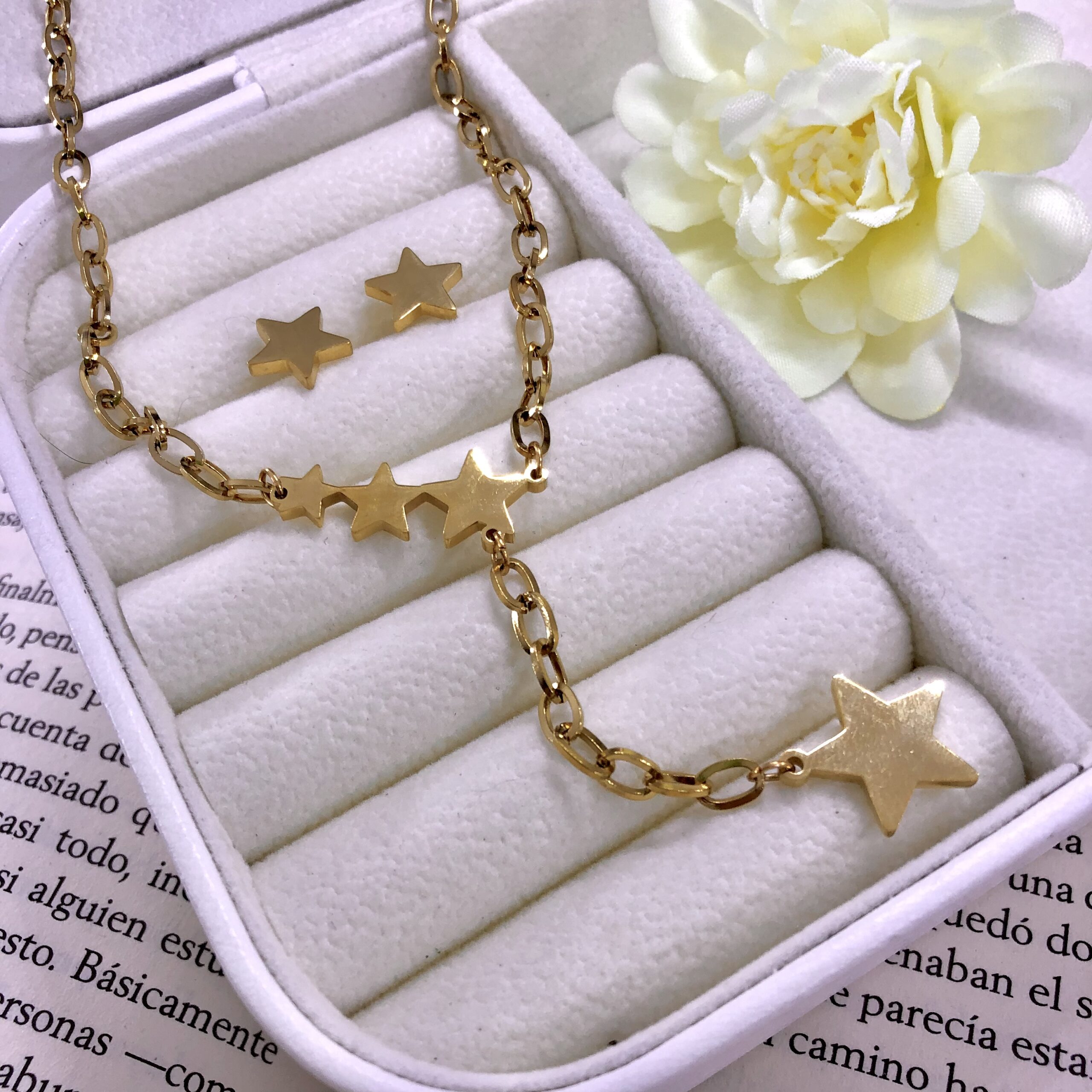Set Estrellas: Collar con topos