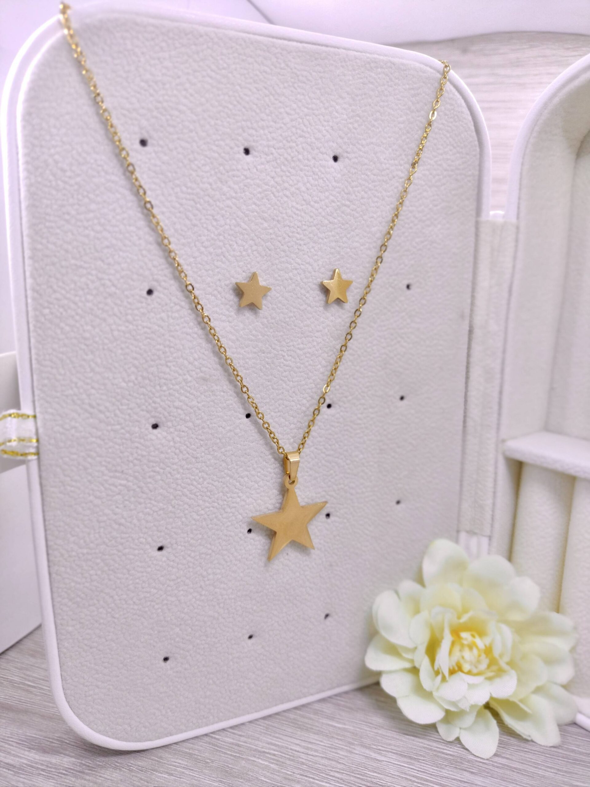 Set Estrella: collar con topos